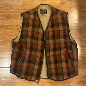 Vintage Wool Woolrich Sherpa lined Vest Mens size L